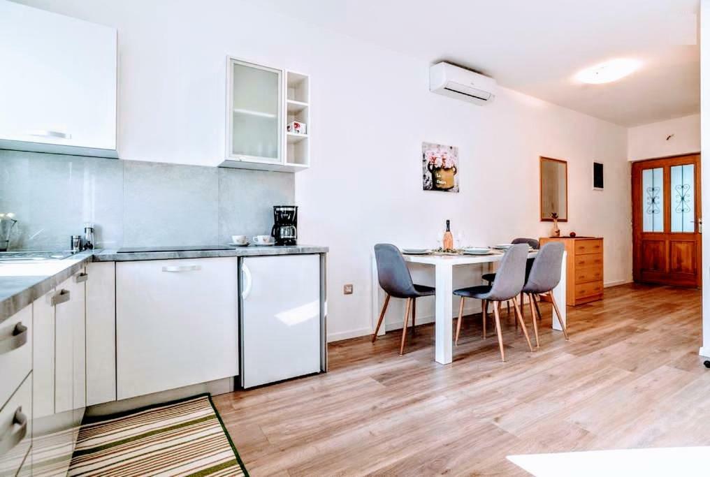 Holiday Apartments Mediterraneo Funtana Exterior foto